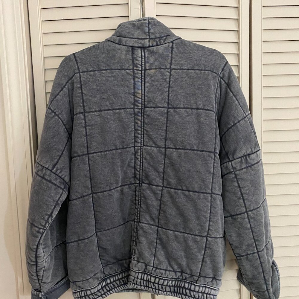 Forever 21 Quilted Oversized Washed Gray Jacket Women's Size Small - Picture 3 of 3